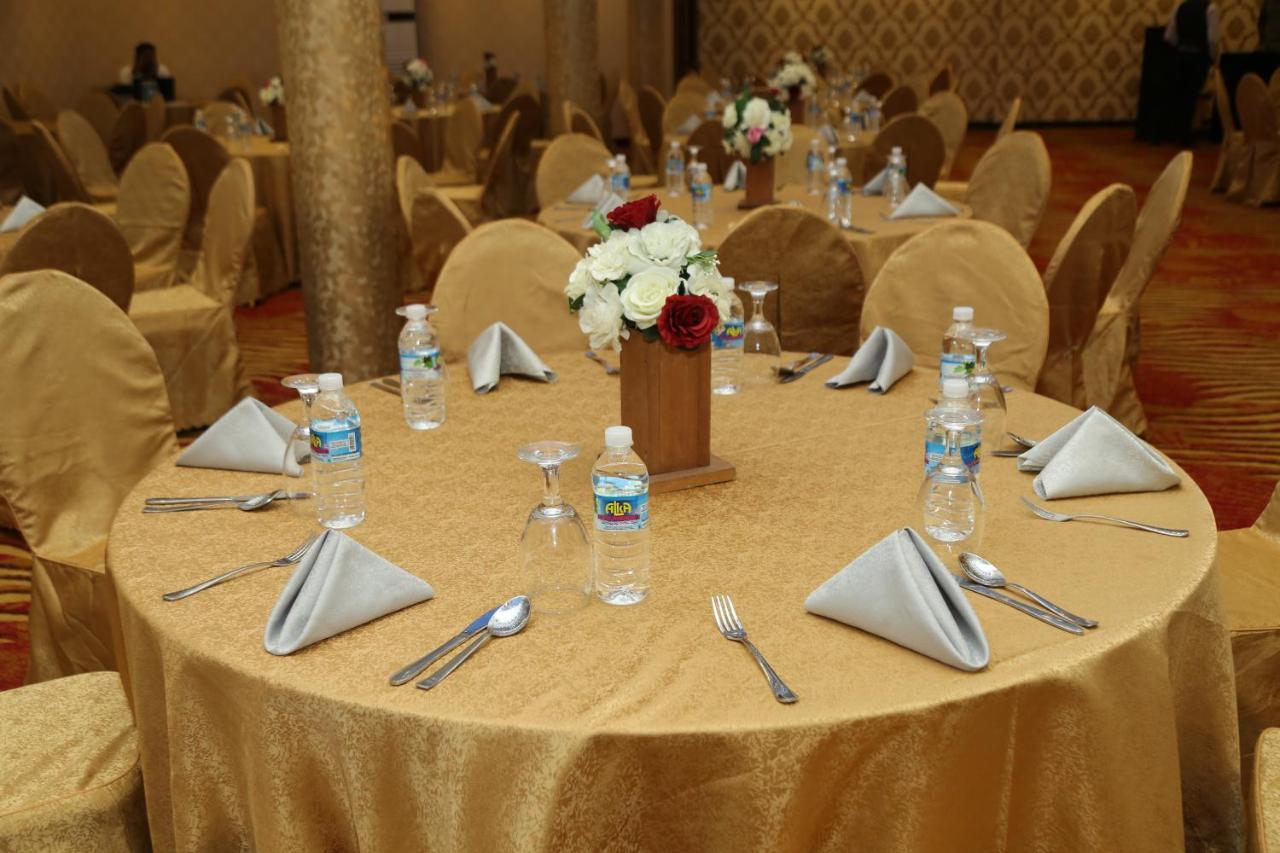 Polhena Grand Resort & Banquet 马特勒 外观 照片